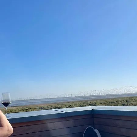 Deichkoje 12 - Deck 2 Mit Sauna Und Balkon Mit Eiderblick In * Tönning